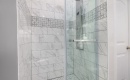Wybór idealnej kabiny prysznicowej: różne rozmiary i kształty dostępne na rynku